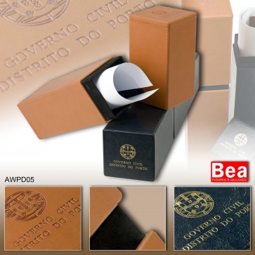 Porta Diplomas Cuadrado MarrÃ³n, Azul Marino, Negro AWPD 05